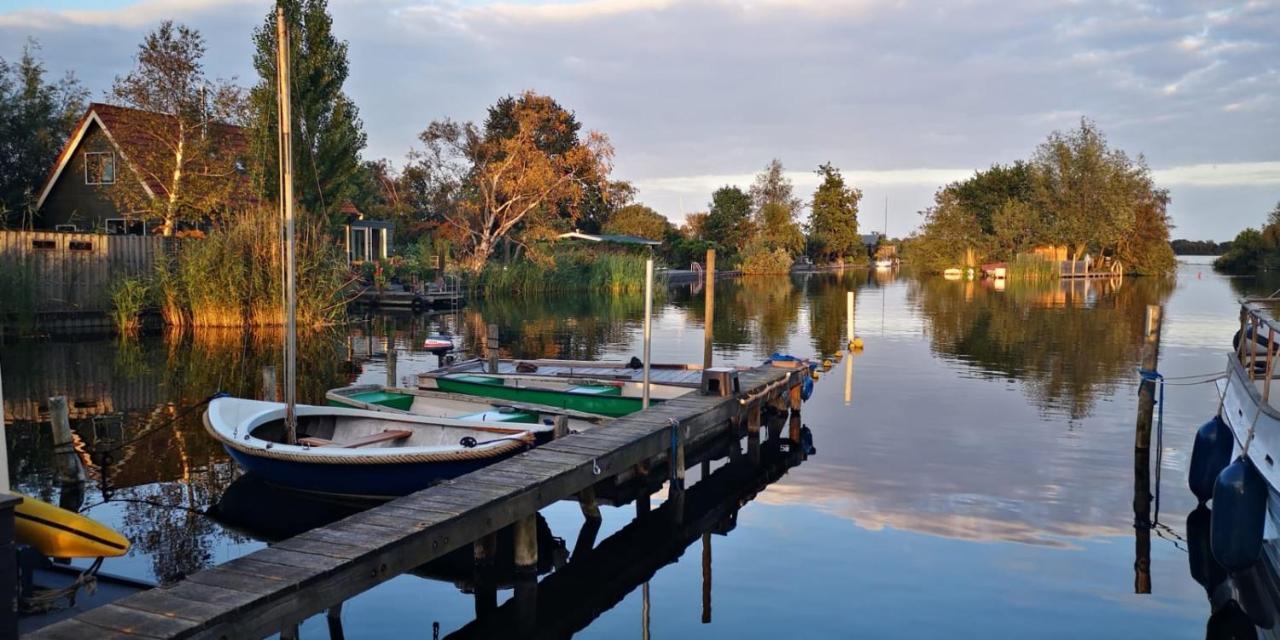 ホテル C'Est La Vie Houseboat Nederhorst den Berg エクステリア 写真
