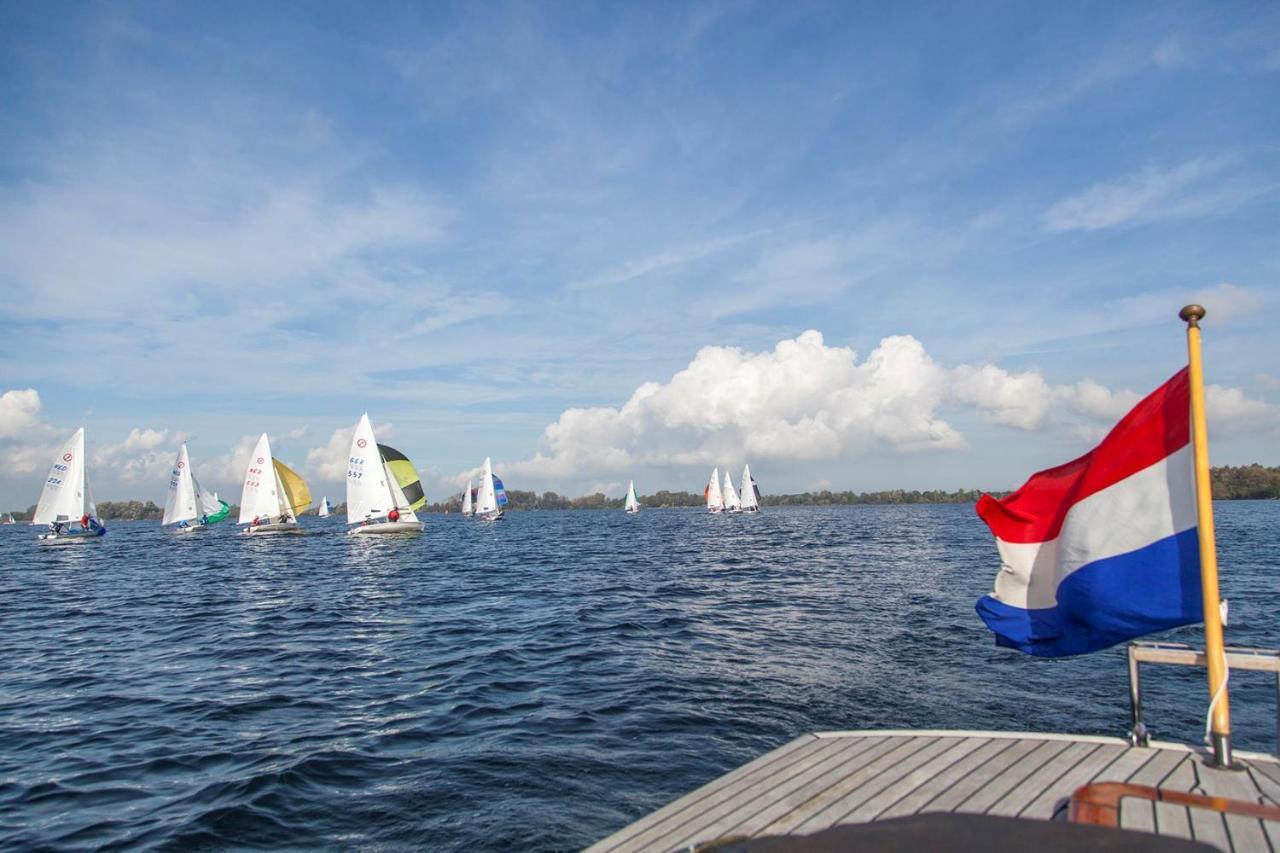 ホテル C'Est La Vie Houseboat Nederhorst den Berg エクステリア 写真